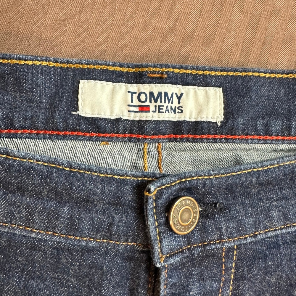Tommy Jeans Men's Dark‎ Wash Denim Jeans Comfort Fit Classic Style